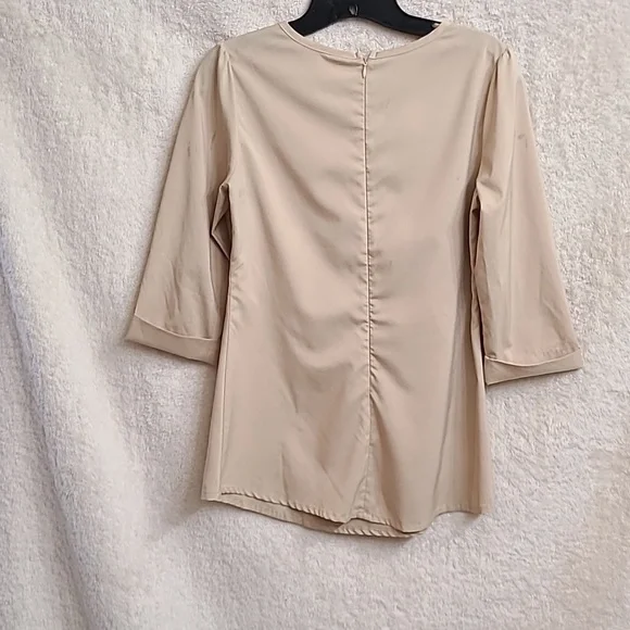 Tan top, with ribbon print ruffle - Picture 3 of 3
